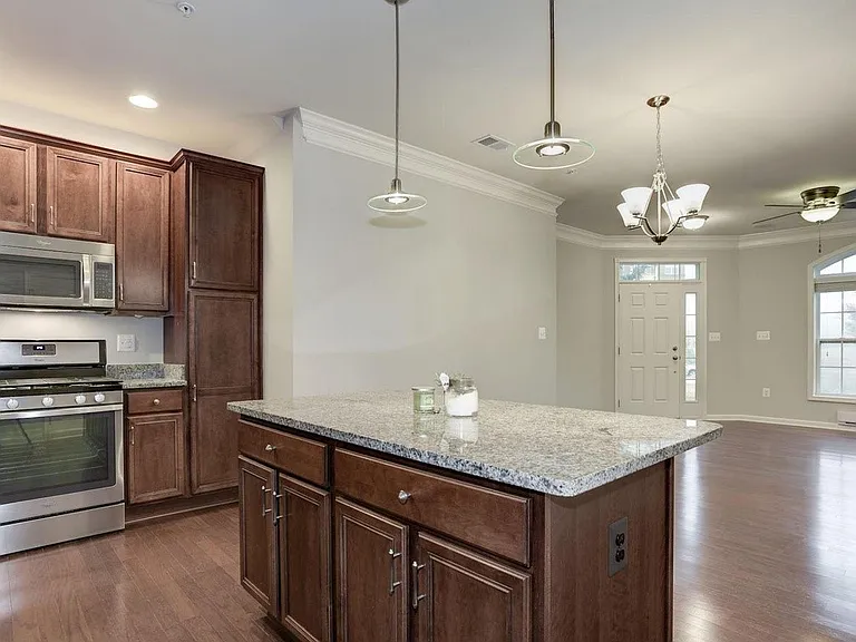 43017 Clarks Mill Ter — Photo 9