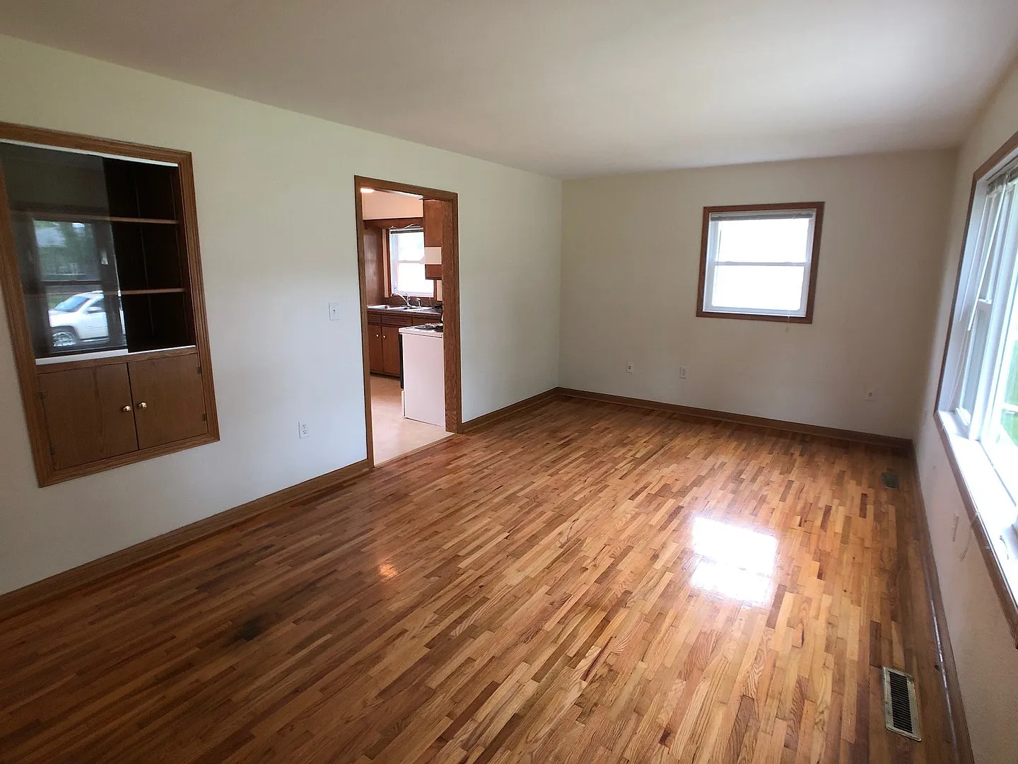 1001 Duplex — Photo 2