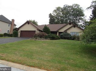 889 Heritage Hills Dr, York, PA 17402