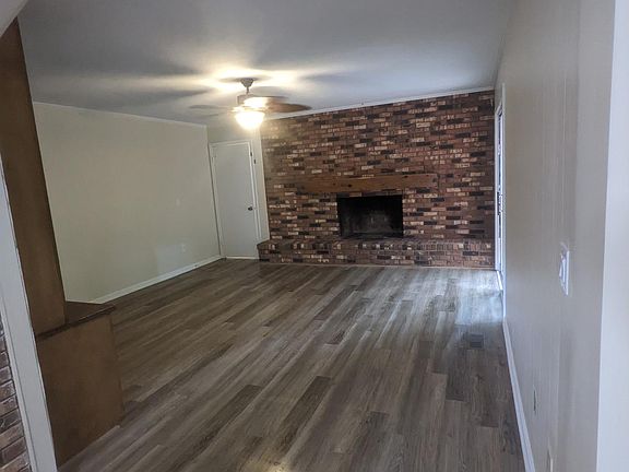 3rd image of 5905 Altrada Dr