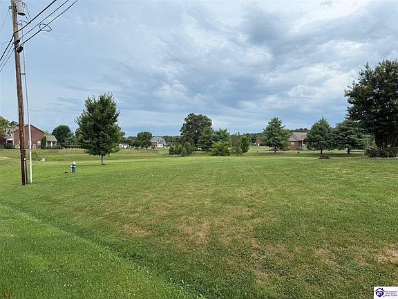 4th image of 70 Colyers Ln