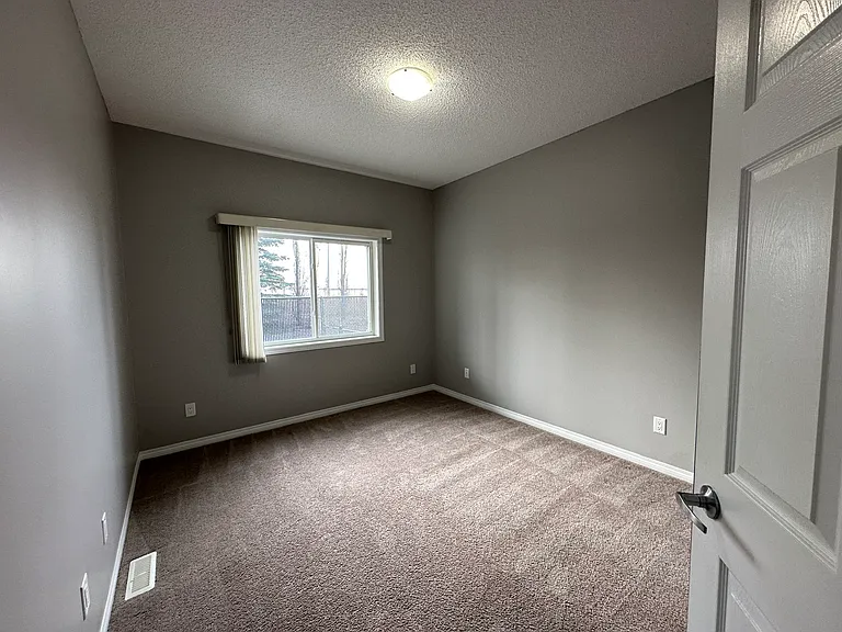 220 Spruce Ridge Rd — Photo 24