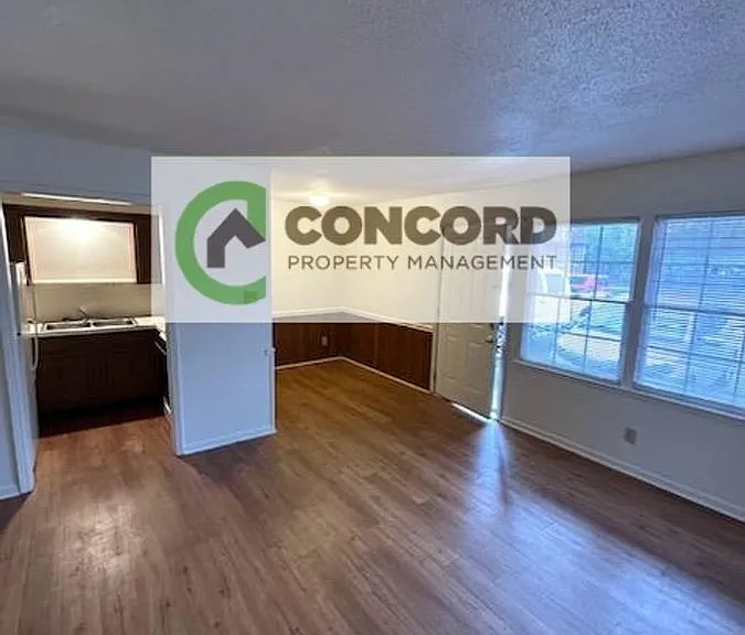 606 Fairmont St #B — Photo 4