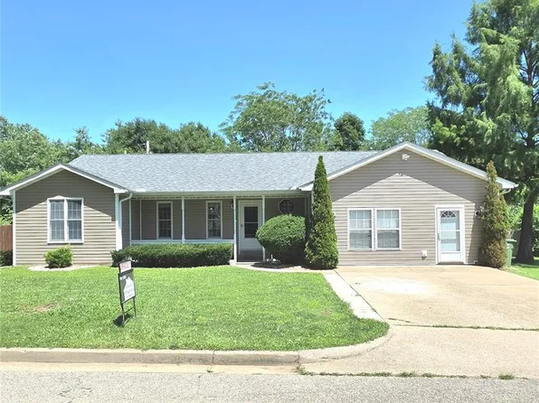 2106 Chris Ct, Rolla, MO 65401