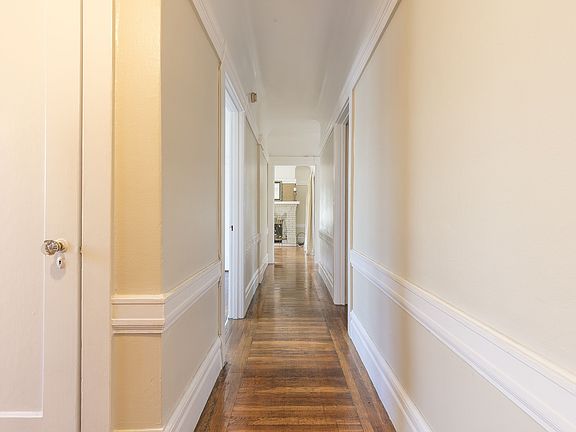 4th image of 153 Clayton St