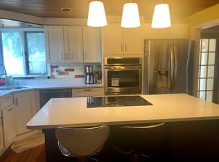 32 Rhodes Ave, Cranston, RI 02905