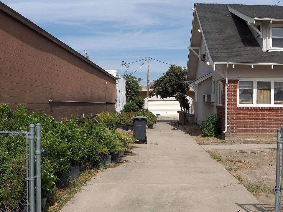 2nd image of 611 E Pine St