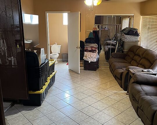 4th image of 11831 Orchard Ave