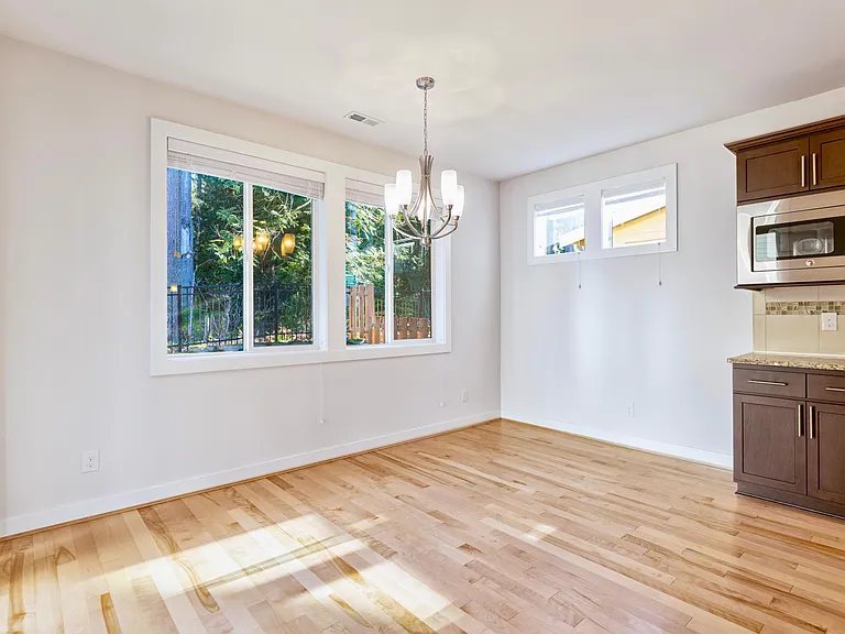 1693 NE Falls Dr — Photo 11