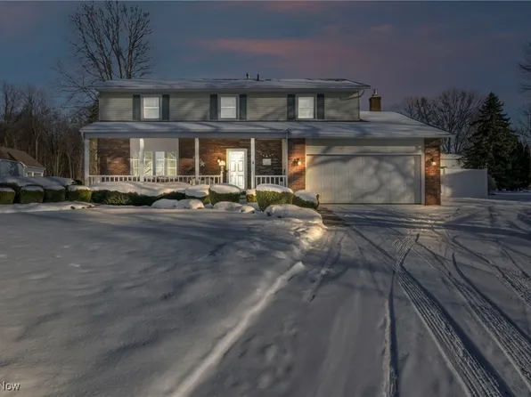 6713 Miller Dr, North Ridgeville, OH 44039