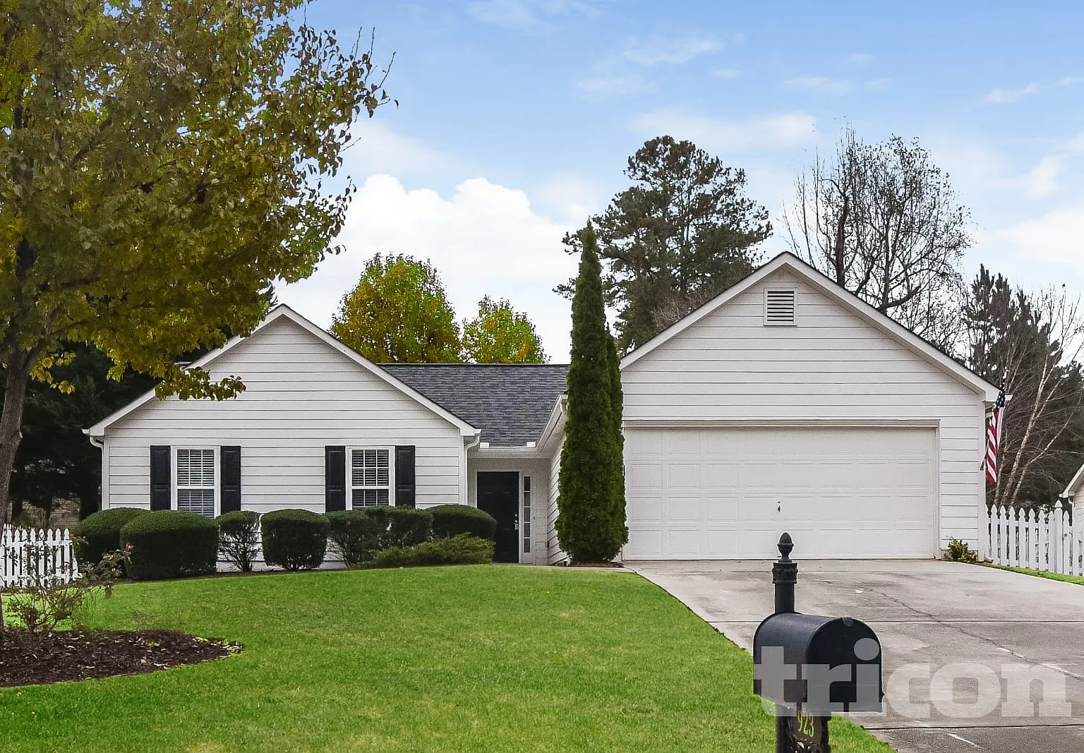 923 Laurel Green Lane Sugar Hill GA — Photo 2