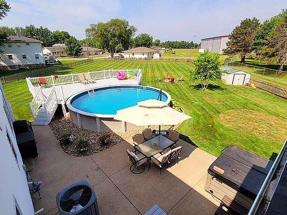 Aboveground pool