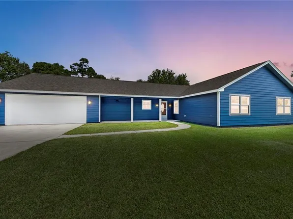 201 Wood Duck Dr, Woodbine, GA 31569