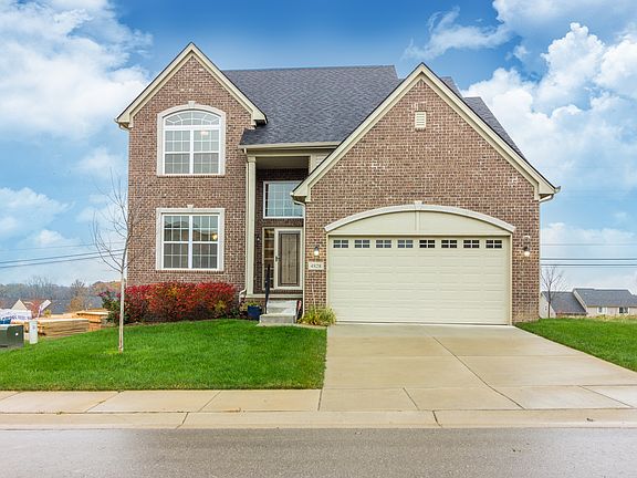 2nd image of 4828 E Stonegate Cir