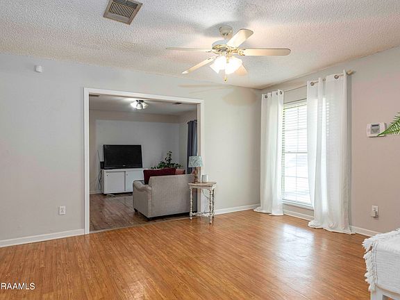 5th image of 114 Pamela Dr