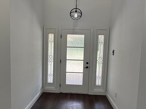 3rd image of 126 Brookwood Dr