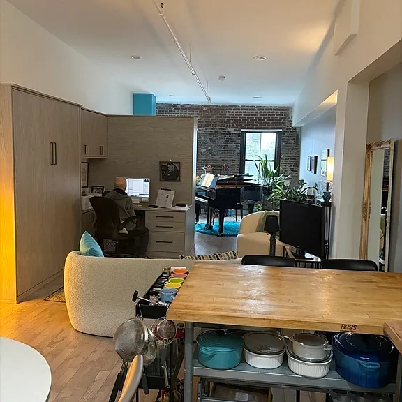 70-72 Northampton St #302 — Photo 3