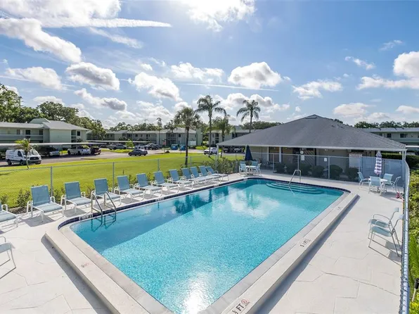 130 Nancy Dr #66, Oldsmar, FL 34677