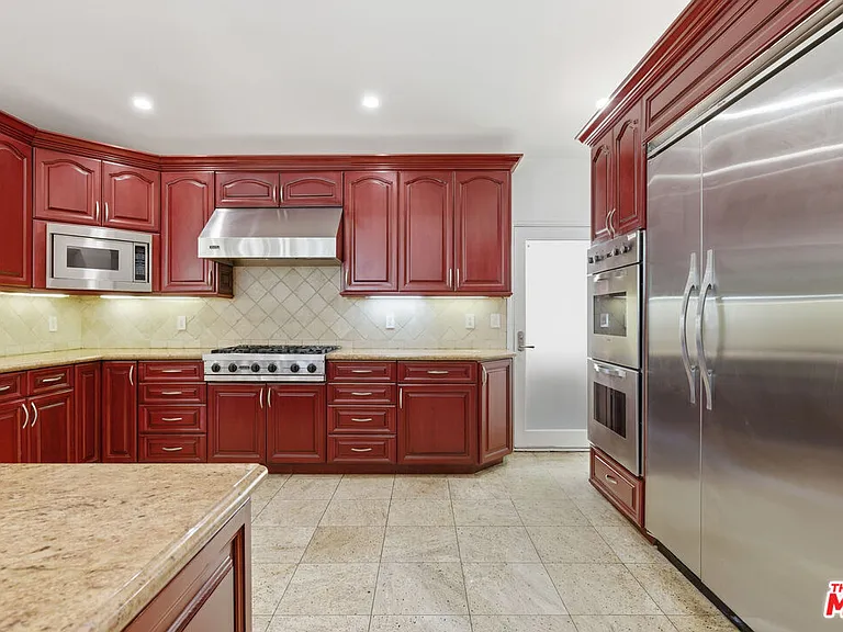 999 Casiano Rd — Photo 17