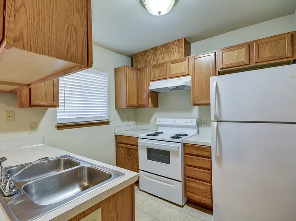 M0833 Arbor Terrace Condo's