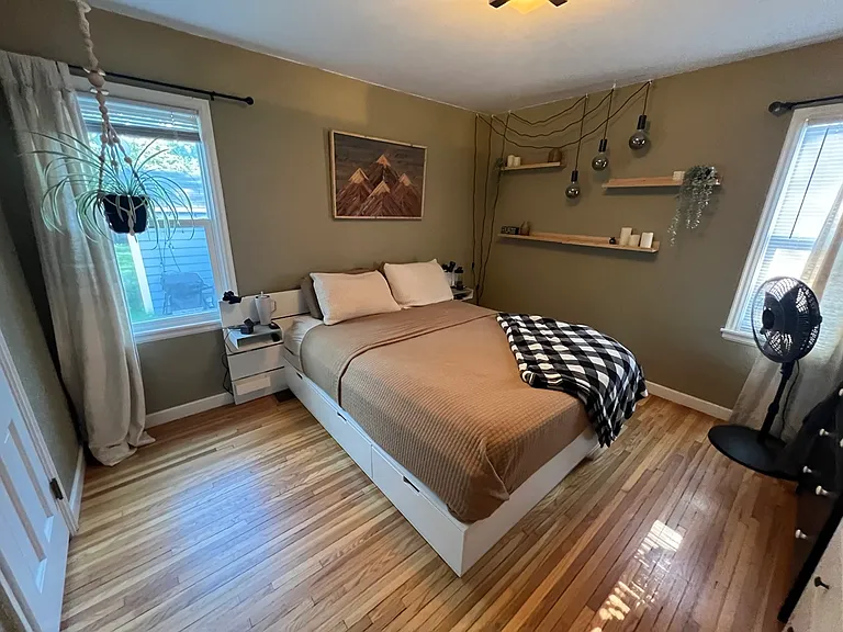 1422 Cambridge St — Photo 17