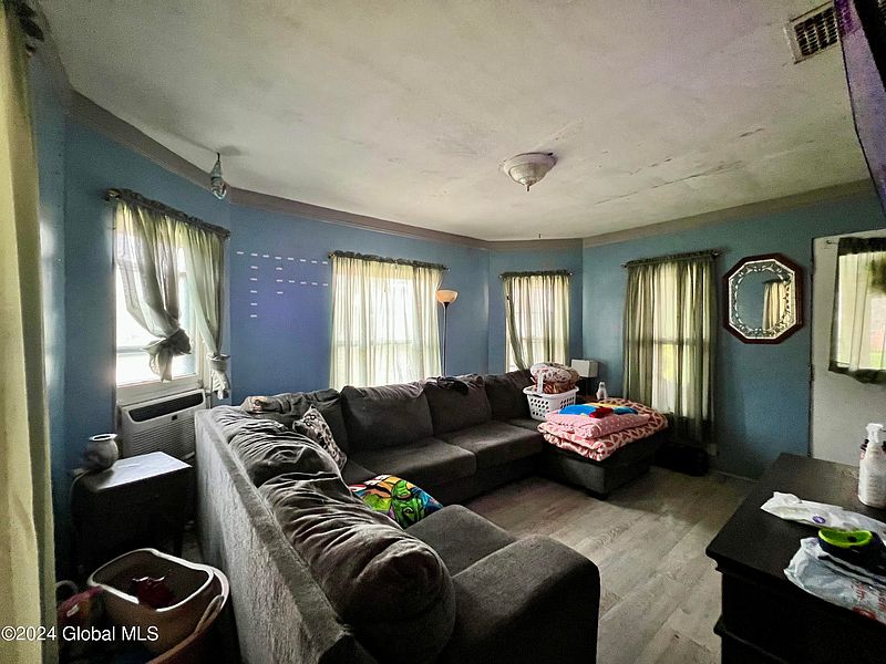 5th image of 30 Lepper Road