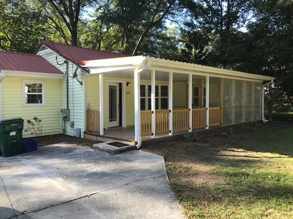 205 Oak Ave, Carrollton, GA 30117
