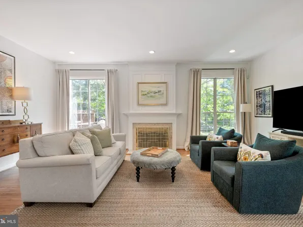 45 Arell Ct, Alexandria, VA 22304