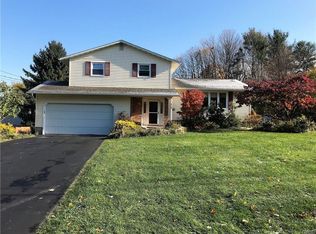 112 Pineledge Rd, Camillus, NY 13031