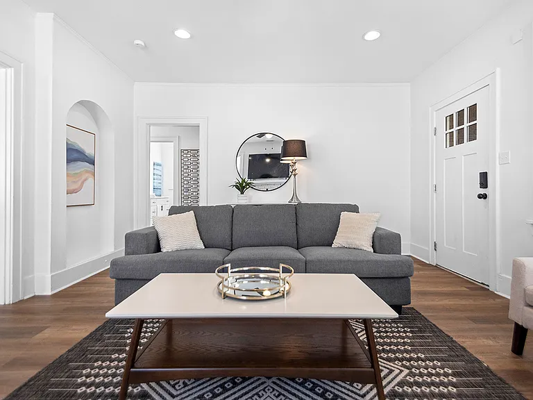 1801 N Polk St — Photo 4