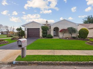 1 Suffolk Way, Marlboro, NJ 07746