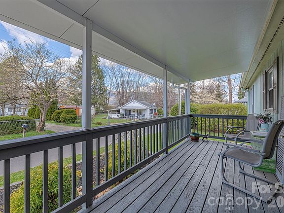 3rd image of 209 Browning Rd