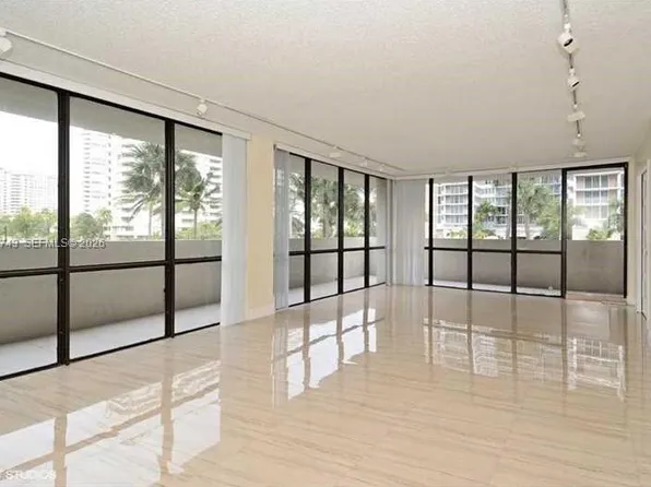2049 S Ocean Dr APT 210, Hallandale, FL 33009