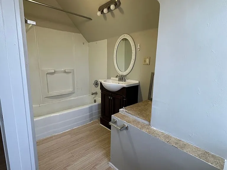 2659 Bellevue Ave — Photo 6