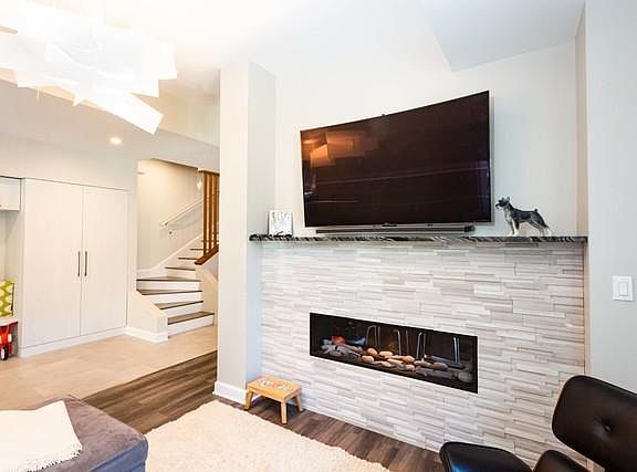5th image of 1901 S Calumet Ave #13