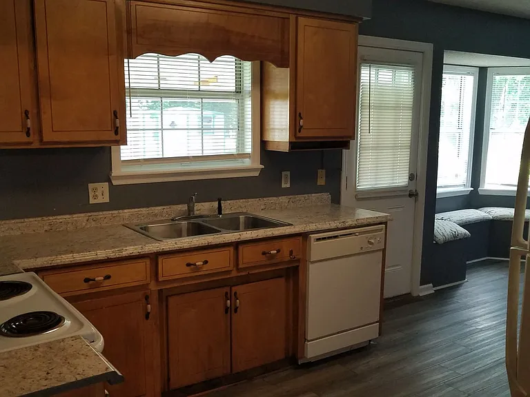 5116 Northridge Rd S — Photo 3