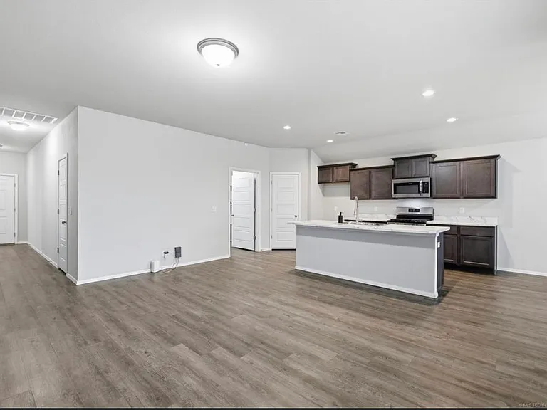 11543 S 277th East Ave — Photo 4