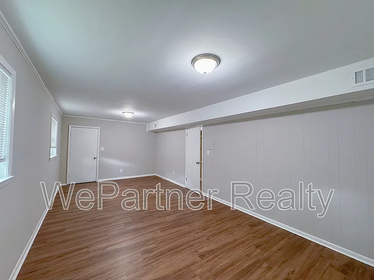 2223 Shamrock Dr — Photo 22