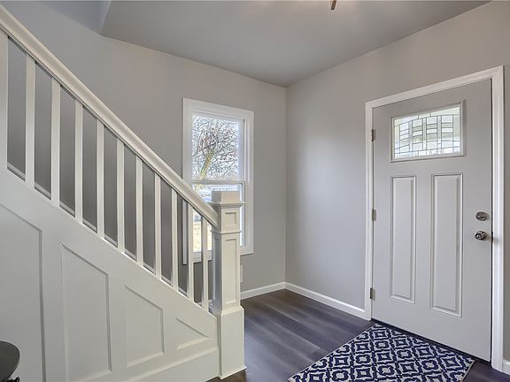 3rd image of 427 Golf Ave