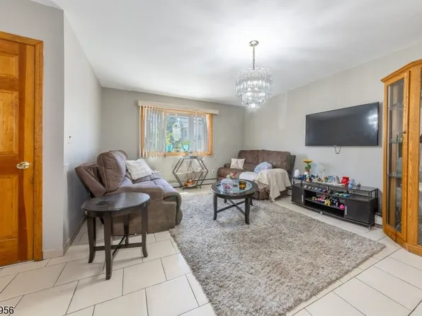 137 Uhland St, East Rutherford Boro, NJ 07073