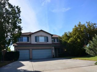 16201 Moors Ln, Fontana, CA