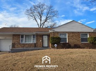 1126 Astoria Dr, Saint Louis, MO 63137