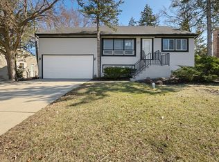 736 Clohesey Dr, Buffalo Grove, IL 60089