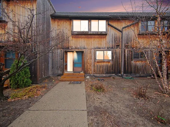 2157 Pauline Ct, Ann Arbor, MI 48103