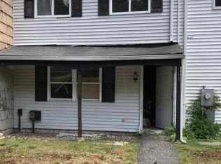 153 Hill Rise, Calverton, NY 11933