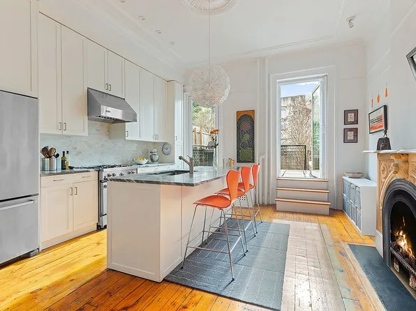 146 Berkeley Pl, Brooklyn, NY 11217