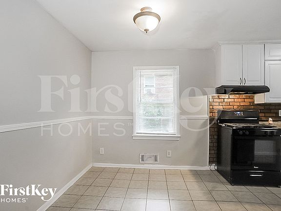 4th image of 927 Sherwood Cir
