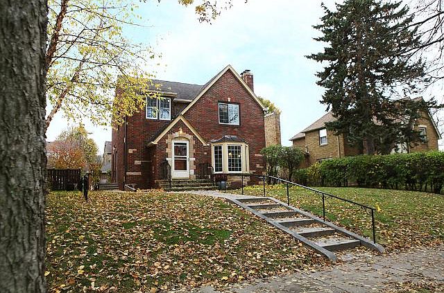 1st image of 1680 Eleanor Ave