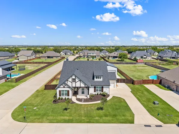 8908 Lazy Oak Dr, Justin, TX 76247