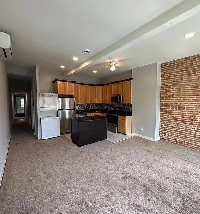 1037 Light St #301